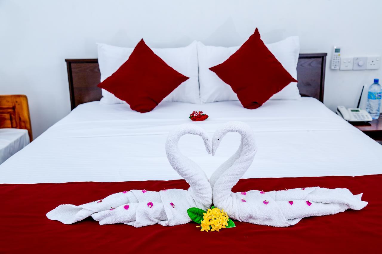 Crescent Sea Resort Nilaveli Esterno foto
