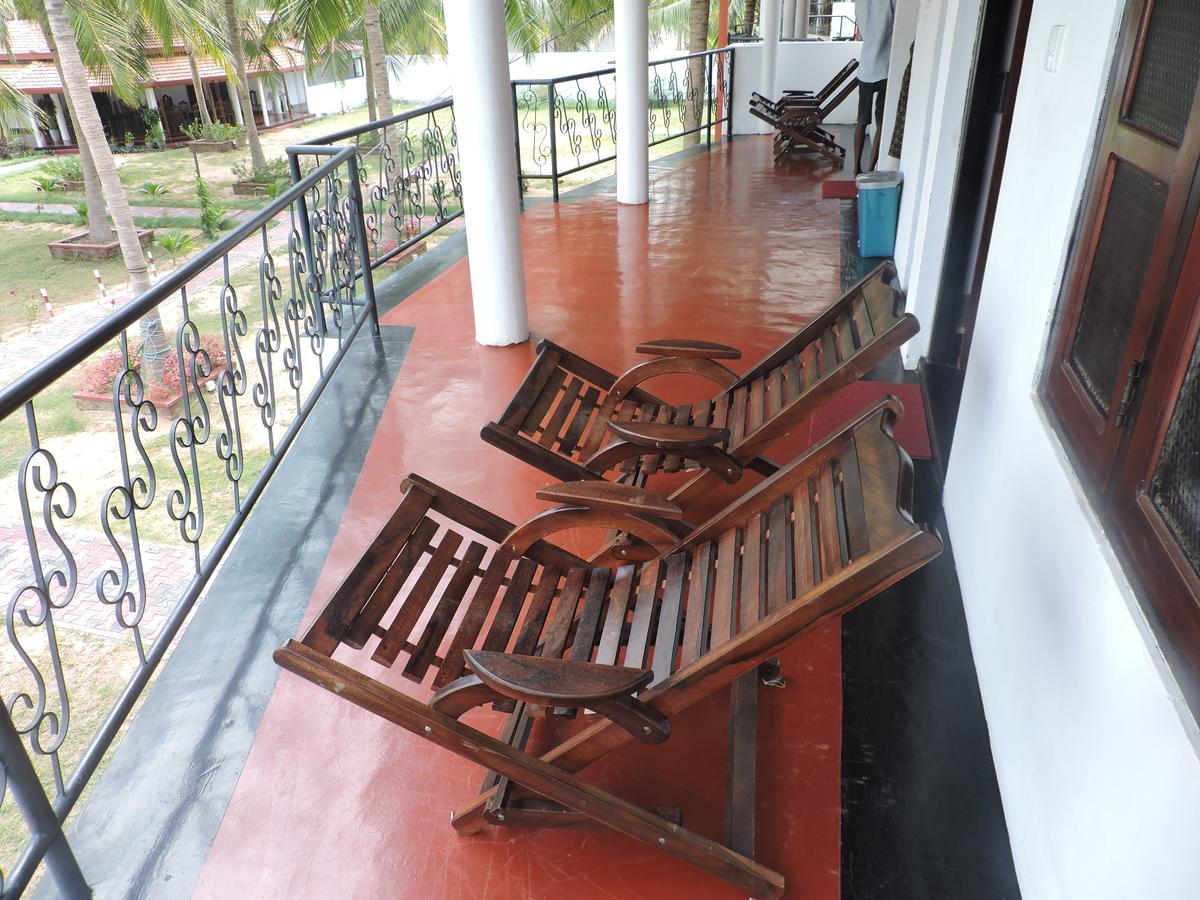 Crescent Sea Resort Nilaveli Esterno foto