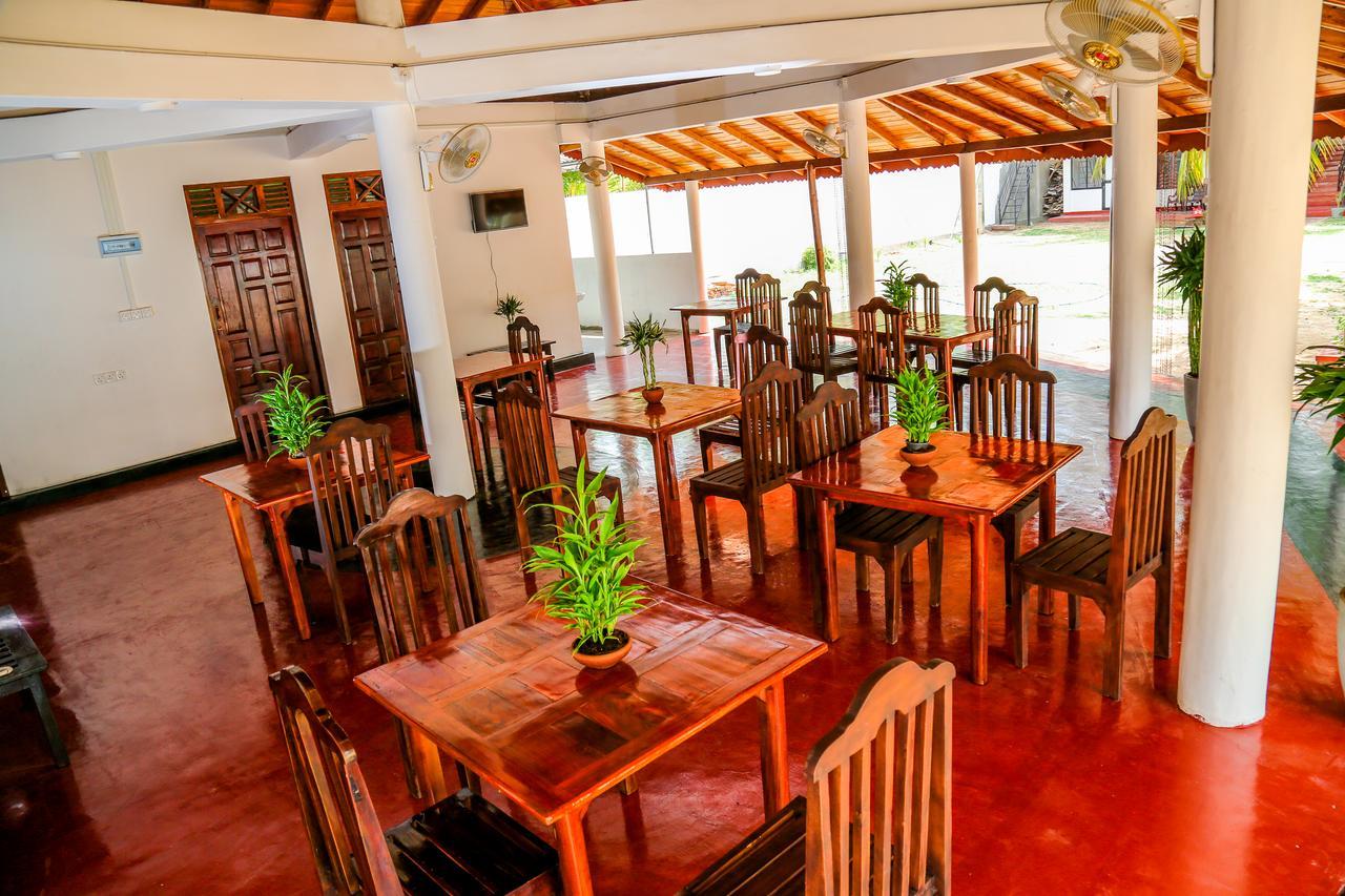 Crescent Sea Resort Nilaveli Esterno foto
