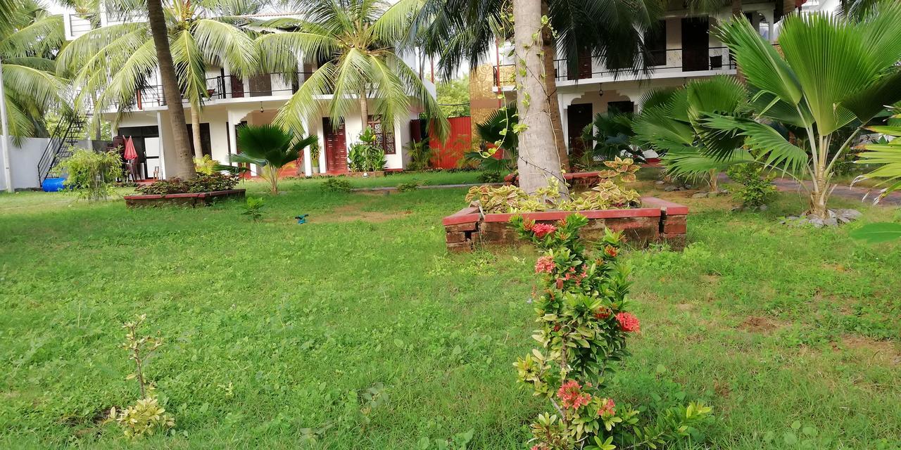 Crescent Sea Resort Nilaveli Esterno foto
